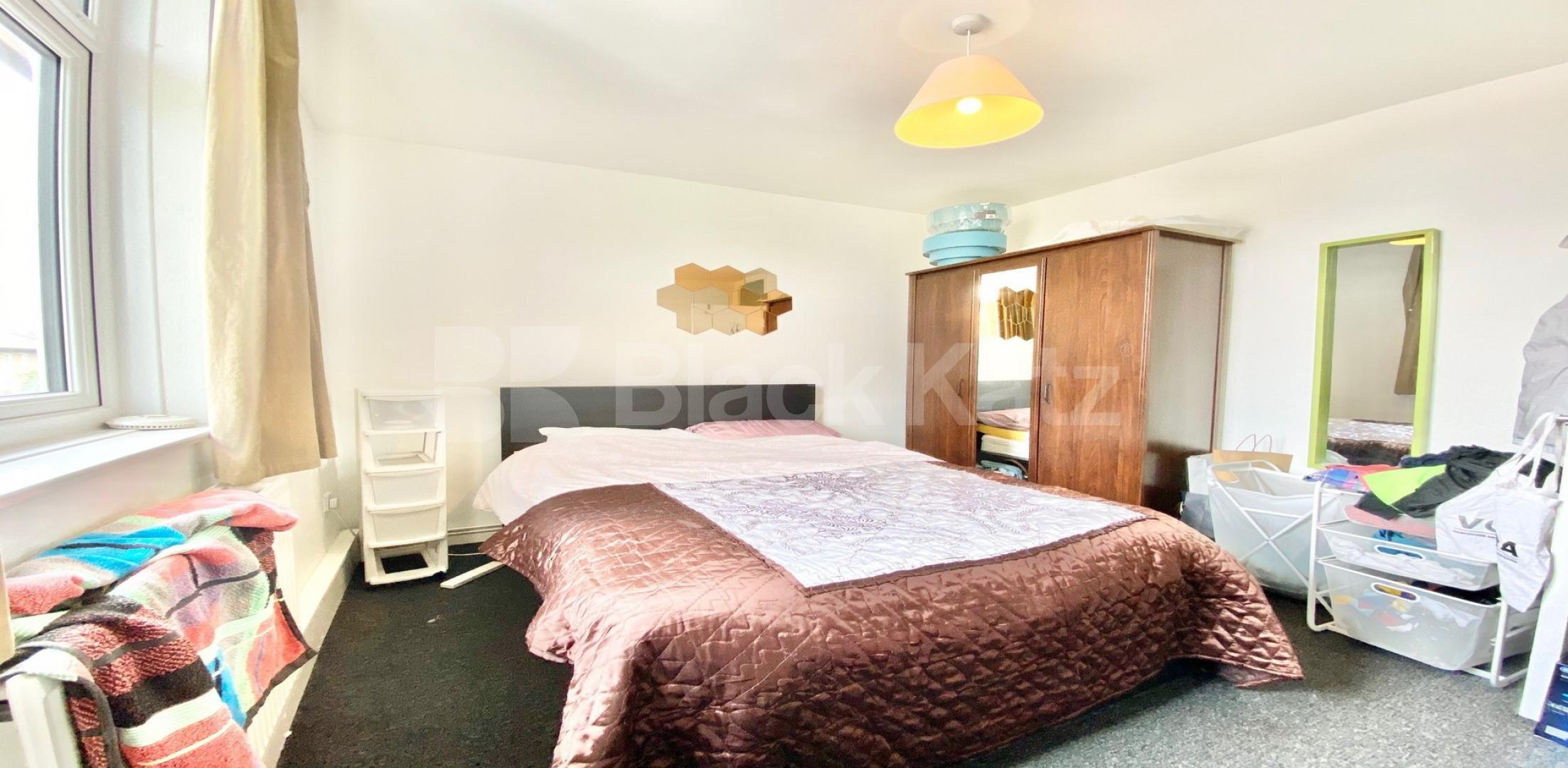 			PERFECT FOR 4 SHARERS!, 4 Bedroom, 1 bath, 1 reception House			 KINGSLAND ROAD, DALSTON-HAGGERSTON-SHOREDITCH